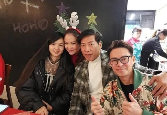 張耀揚（右二）6年前出席星友聚會，左邊神祕女友被指是他老婆，但未獲證實。翻攝海俊杰IG