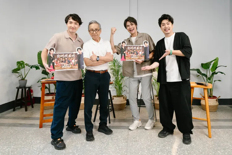 嚎哮排演Live Podcast搬進記者會　吳念真、吳定謙父子檔互嗆笑翻全場
