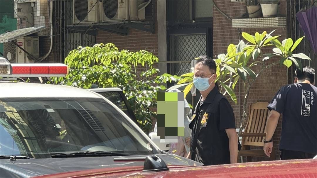 暑假在家起口角!19歲姊暴怒砍傷弟 母接電話嚇壞急報警