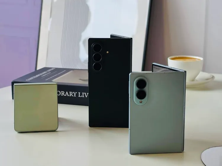 三星Galaxy Z Fold8 Ultra、Galaxy Z Fold8及Galaxy Z Flip8三款摺疊新機齊發，預購比重預估分別為35%、55%及10%，8月14日正式開賣。趙筱文攝