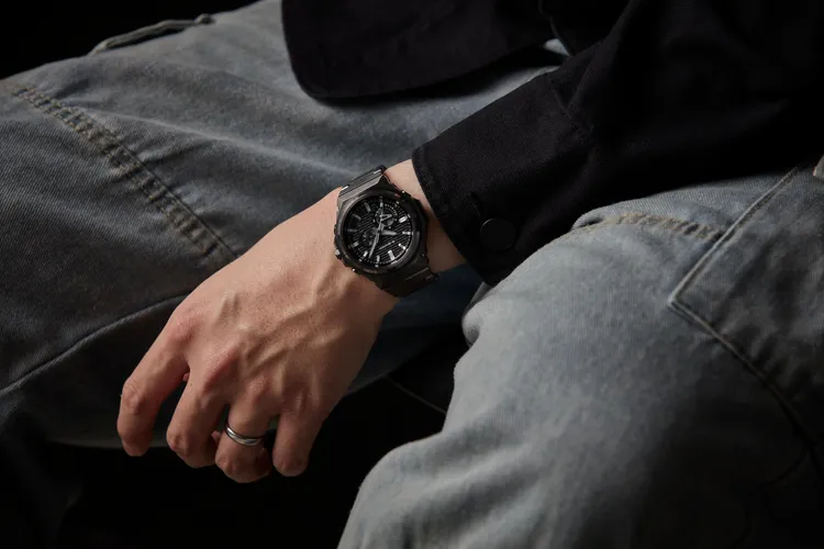 G-SHOCK以都會夜色和城市燈光為靈感打造出全新的GST-B1000BD。品牌提供
