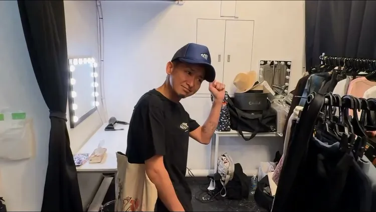 大野智整隻左手都刺青。翻攝大野智IG