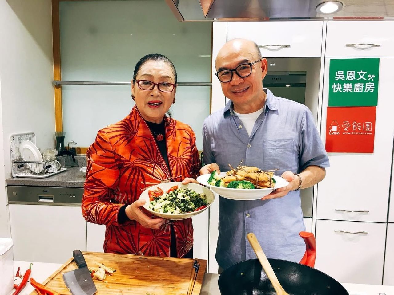 吳恩文憶初見侯媽媽「便利商店聊到忘我」 直播做上海菜成最後美好回憶