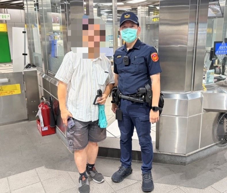 下車人到了、皮夾卻出走! 捷警聯手站務員1小時「完璧歸趙」