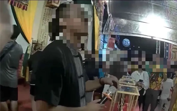 警方到場制止噪音。翻攝畫面