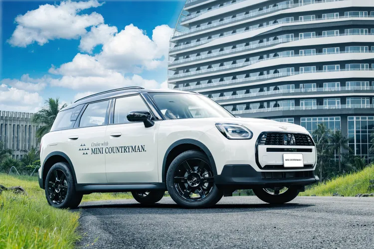 入住旅客可依現場安排免費試駕全新世代MINI Countryman C。業者提供