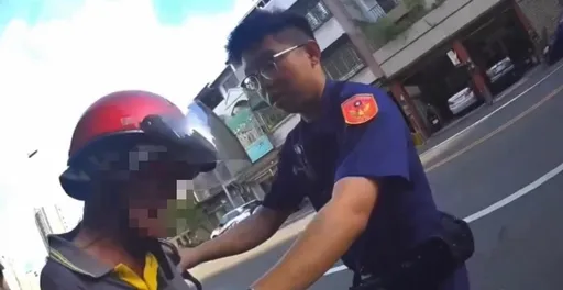 渾身酒氣騎車辯稱吃水果！酒測超標嚇到「烙賽」　仁武警這樣將他送回警局
