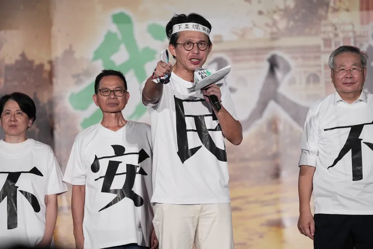725上凱道反毒油集會時，民眾黨主席黃國昌上台致詞砲轟民進黨政府。彭欣偉攝