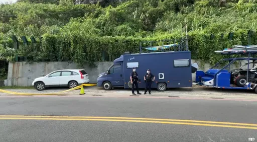 休旅車停外木山一週！今晨突飄惡臭　警消破窗驚見73歲男陳屍