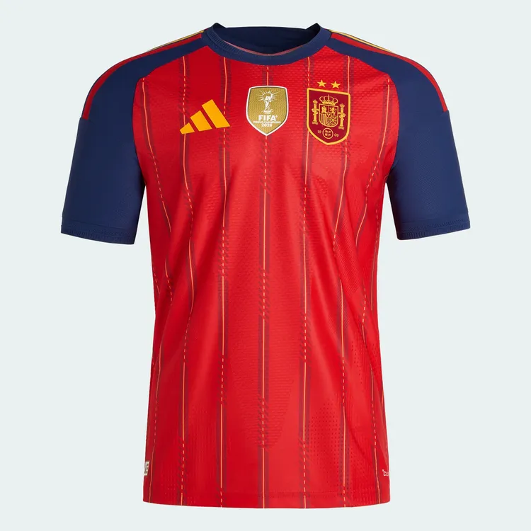 adidas西班牙隊冠軍隊球員版球衣，4590元。品牌提供