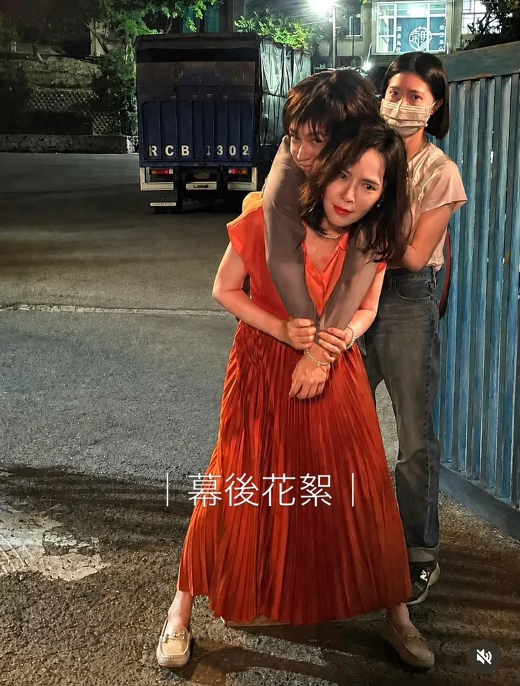 天心揹女兒閃到腰。翻攝天心IG