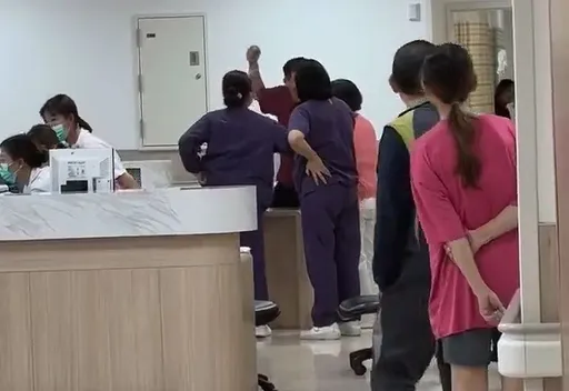 台中住院男大鬧醫院護理站怒推女護師　院方報案譴責醫療暴力