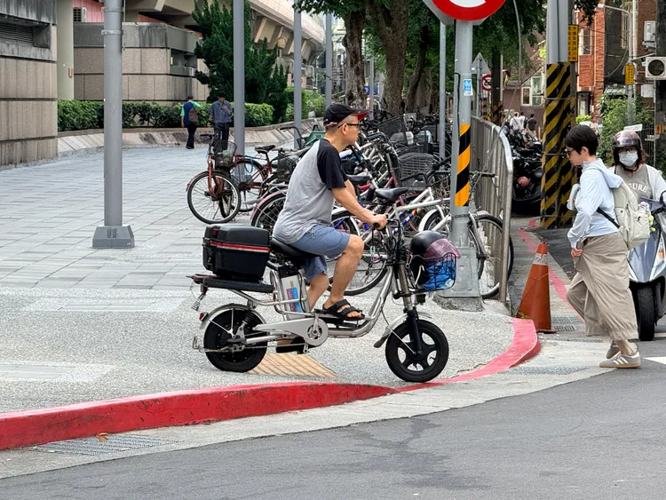 電動輔助自行車。攝影中心
