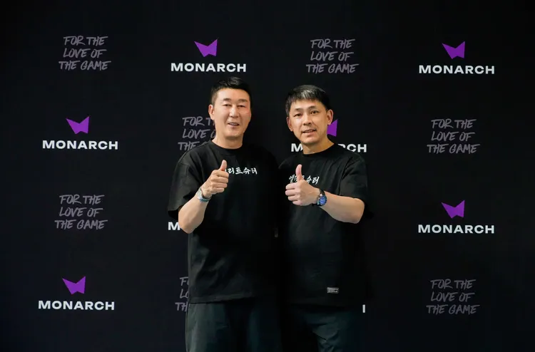 「亞洲傳奇」李忠熙與「台灣神奇」羅興樑。MONARCH菁英射手營提供