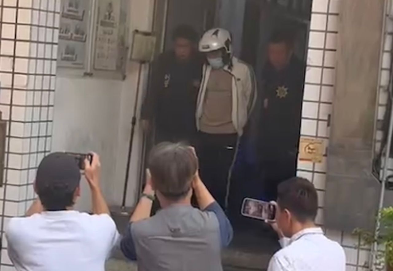 台中恐怖情人鐮刀割頸砍死女友 載屍至派出所投案!殺人罪起訴