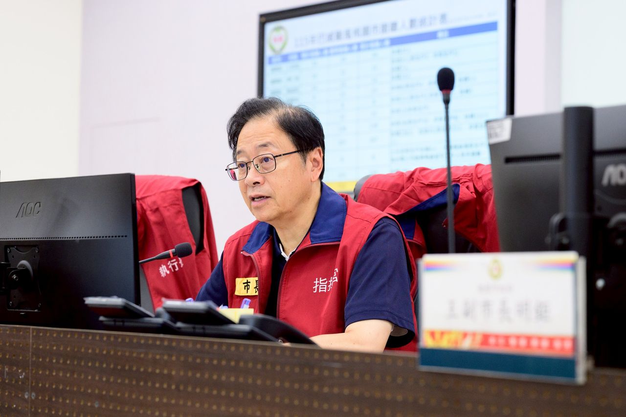 颱風過境恢復市容 張善政:桃園清潔隊明天加班收運垃圾