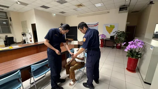 台中勇腳伯散步迷航29公里　從后里走到大肚！暖警買車票助返家