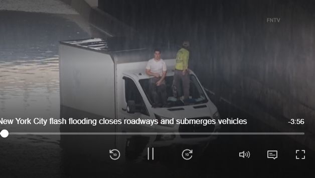 紐約淹了!暴雨灌爆畫面驚人 車輛險沒頂、蘇活區成「小河」