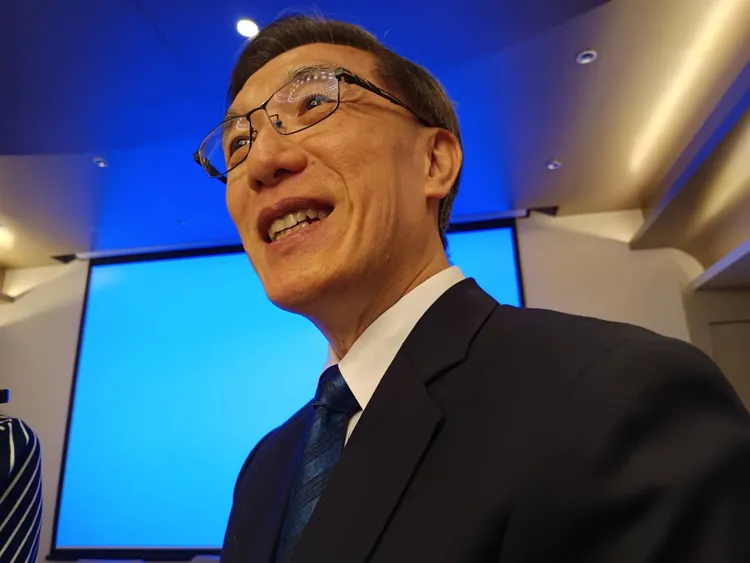 富邦金控首席經濟學家羅瑋受訪表示，當前AI投資已從「熱潮」逐漸演變成「豪賭」，目前AI產業確實存在局部泡沫。許麗珍攝