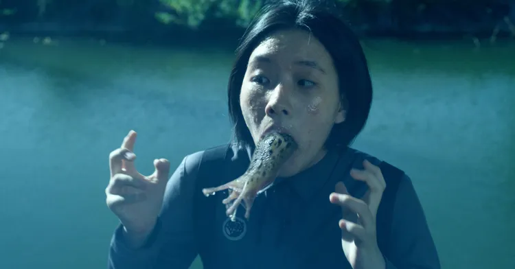 小S很好奇許曦文含著蛞蝓的畫面怎麼拍攝。資料照、奇蹟映畫所提供