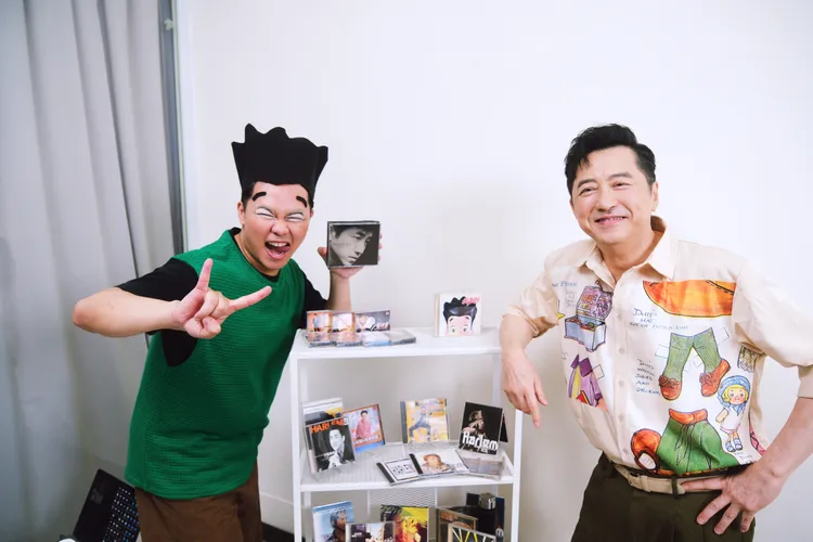 庾澄慶（右）作客那那大師節目，宣傳新歌《愛人啊》。福茂唱片提供