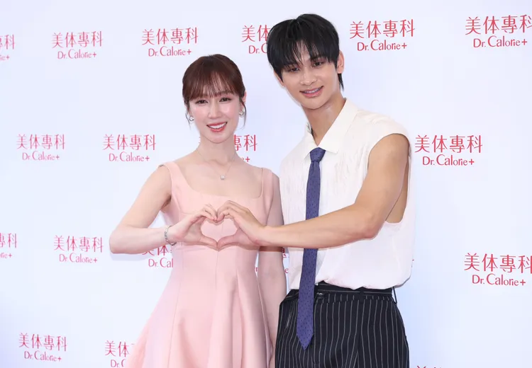小薰（左）誇夏浦洋現在體態健康。莊宗達攝