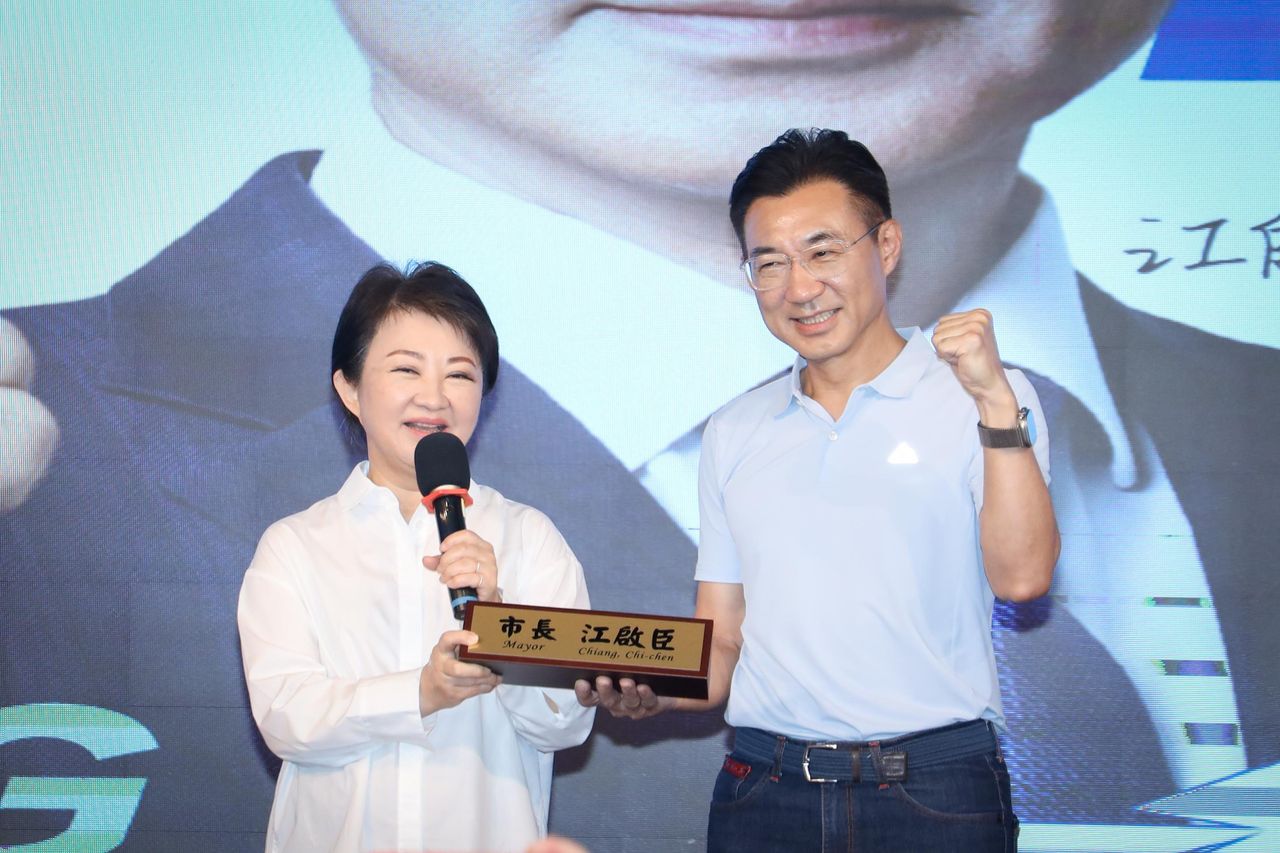 2028 將啟程?盧秀燕和鄭麗文同台喊「秀燕江啟臣」 重返執政