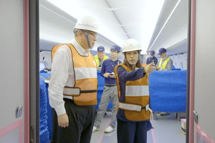 高鐵最新曝光新購的世代列車N700ST車廂畫面。高鐵臉書