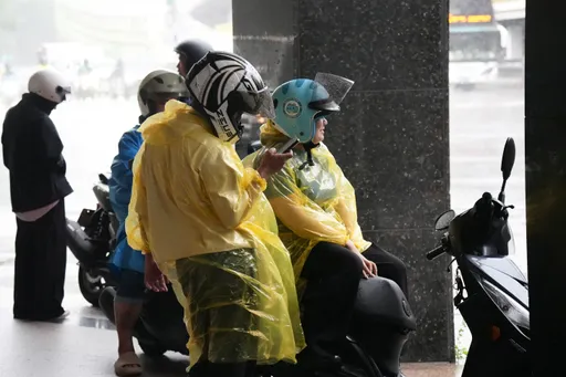 巴威颱風逼近！沒颱風假5苦命行業曝　逾24%勞工曾因公受傷