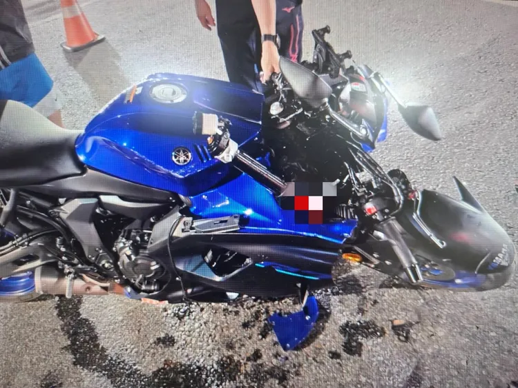 被撞損的機車。中壢警分局提供
