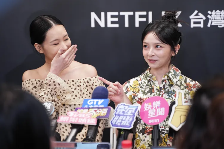 陳姸霏(右)說出對Elly的OS，引起爆笑。彭欣偉攝