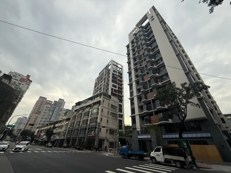 頂誠建設插旗建工路周邊，當中已先推出大樓案「聚丰景」。葉家銘攝