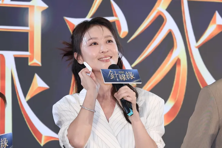 林昀希在台上大爆汗。莊宗達攝