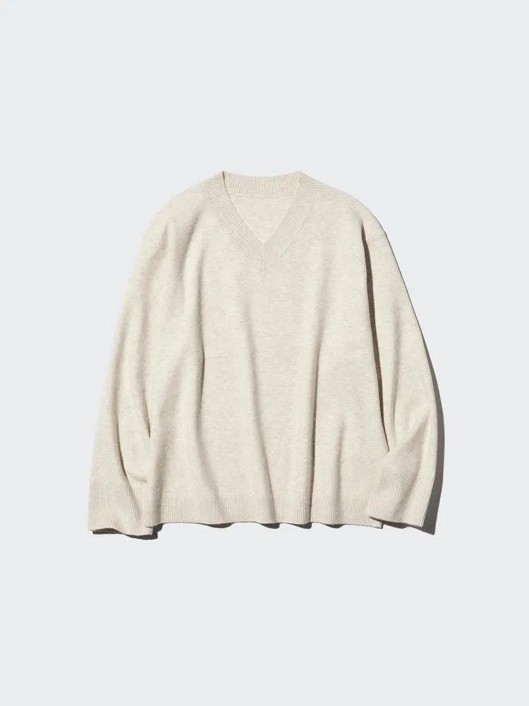 UNIQLO可機洗V領針織衫，790元。品牌提供