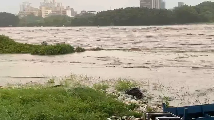 竹市頭前溪水位暴漲。新竹市府提供