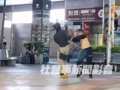 信義區夜店糾紛延燒街頭！　2醉男威秀中庭互毆掛彩雙雙送辦