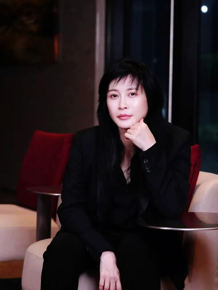 妙妙老師分享常收到粉絲的私訊，指名要畫「各大天后的妝容」。妙妙大獅提供