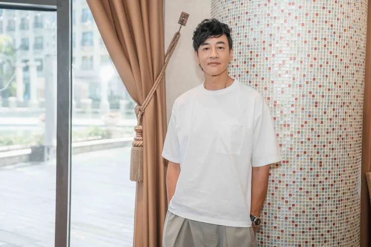何潤東求好心切常在現場改劇本。TVBS提供