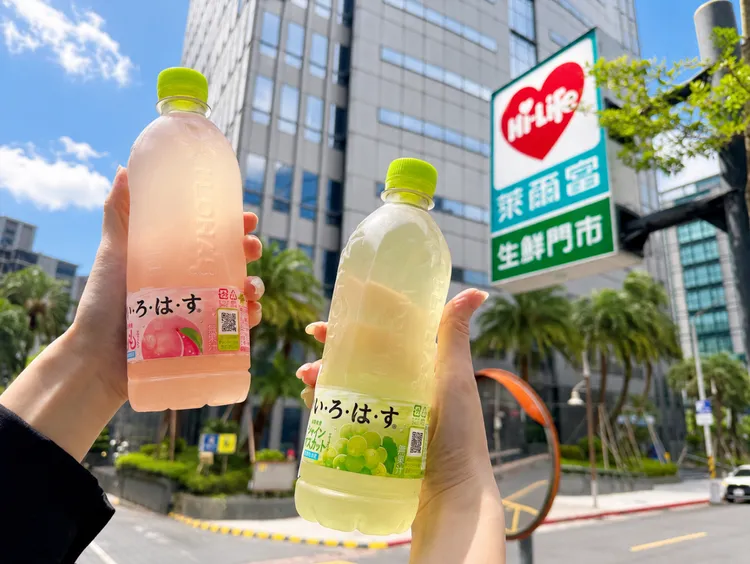引進日本國民飲品ILOHAS桃子風味水、麝香葡萄風味水。萊爾富提供
