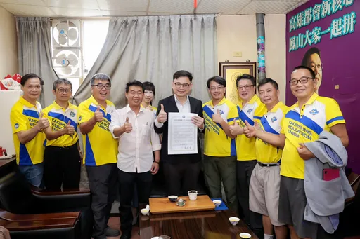 力挺教育六大訴求！賴瑞隆簽署教產工會承諾書　延續市府政策打造安心校園