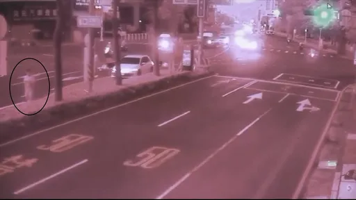 自小客撞機車！女騎士斷手斷腳　駕駛竟徒步離去因這身分