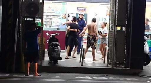 酒醉男闖超商鬧事！女店員急Call家人助陣　火爆互罵驚動警方