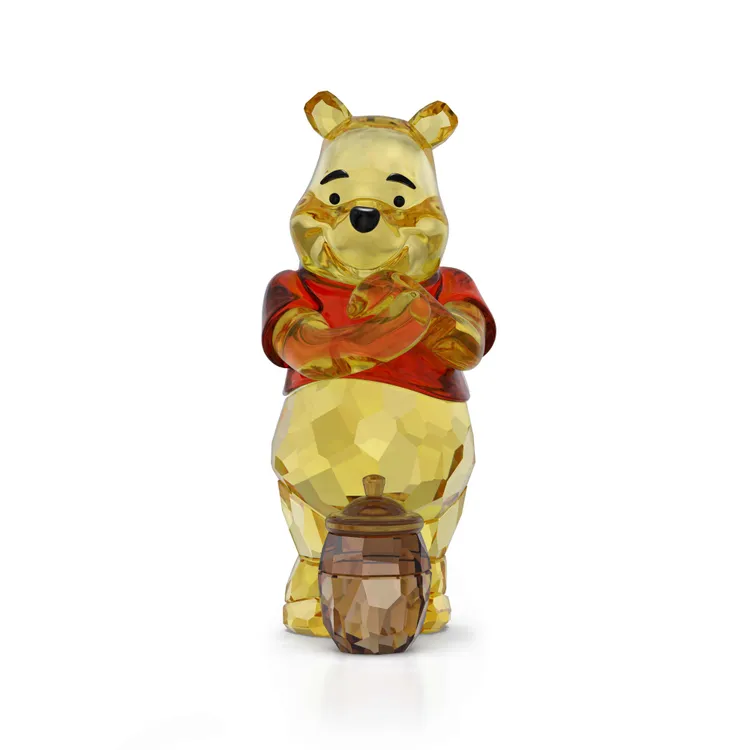 SWAROVSKI小熊維尼水晶擺件，1萬3000元。品牌提供