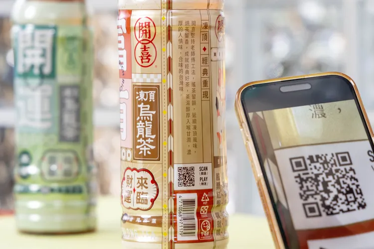 掃描瓶身QR Code即可收聽「開喜開運歌」。業者提供
