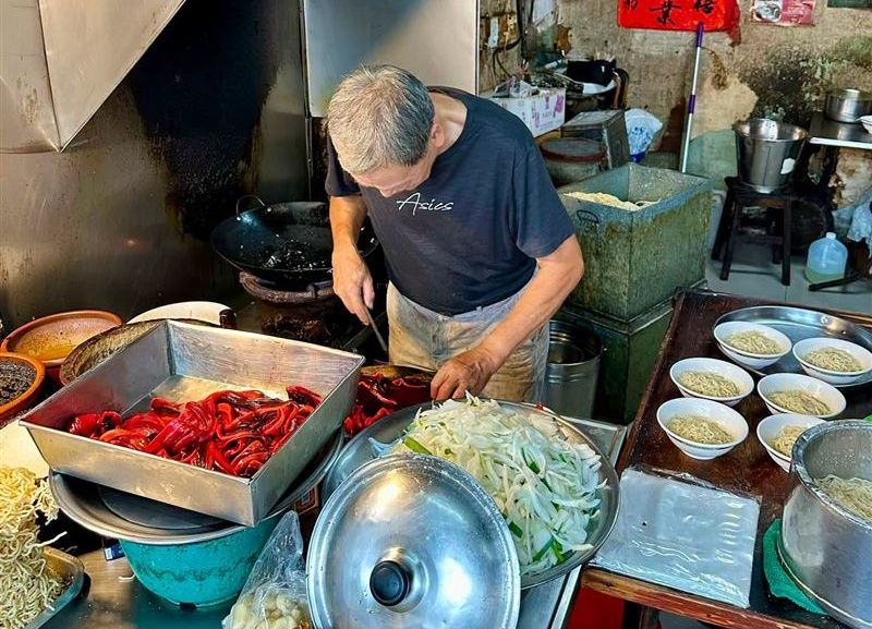 台南50年名店阿江鱔魚宣布退休 鱔魚意麵靠他發揚光大