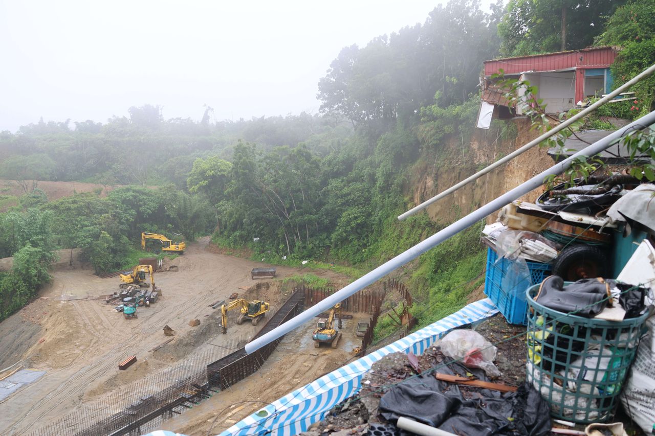 林內鄉坪頂村崩塌地面積擴大 改工法增8500萬經費 張麗善允全力爭取