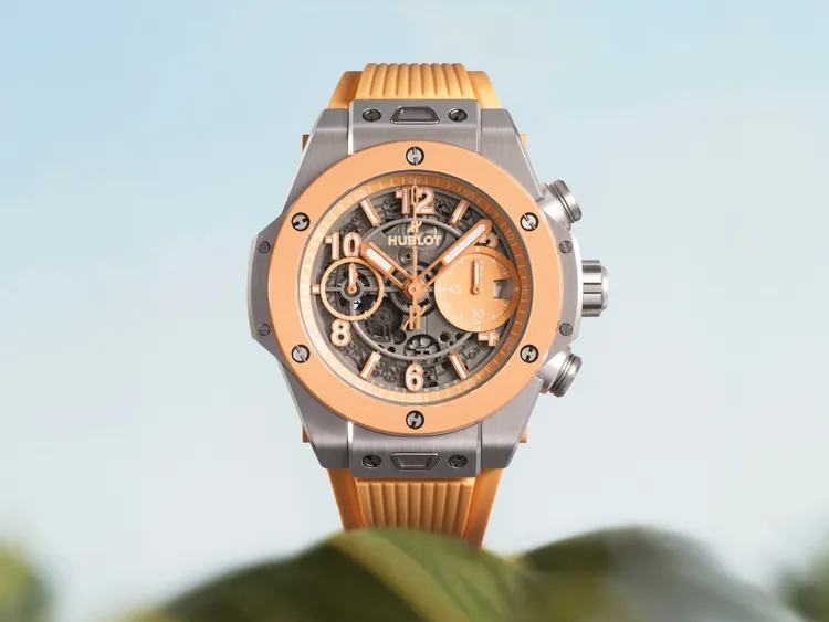 HUBLOT Big Bang暮光橙鈦金陶瓷計時碼錶，42mm，拋光緞面鈦金屬錶殼，霧面暖橙鏤空錶盤，暖橙天然橡膠錶帶，MHUB1280 UNICO自製自動上鍊飛返計時機芯，動力儲存約72小時，防水深度100米，71萬元。品牌提供
