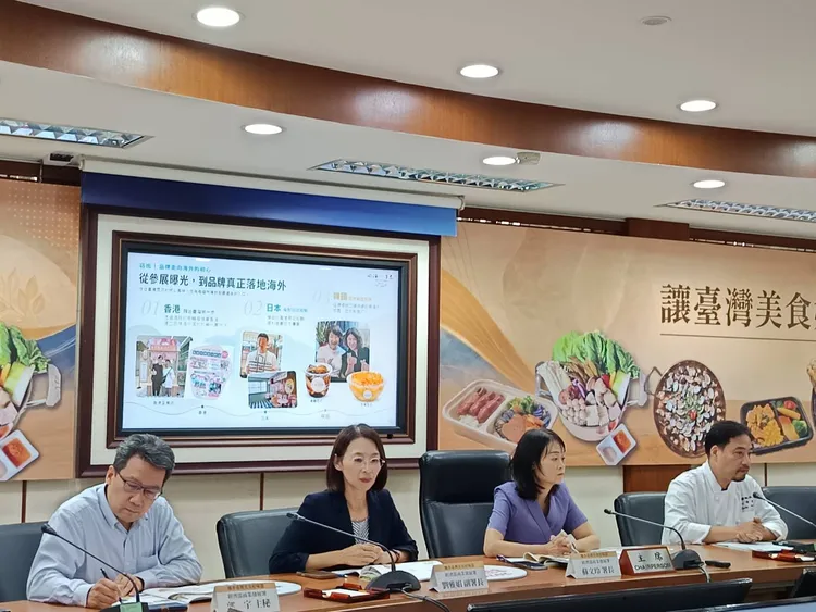 經濟部商業署今舉辦「飄香台灣特色美食好味道」記者會，現場邀請餐飲業者分享進軍國際的經驗。許麗珍攝