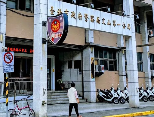 「妳只能寵我」騙女客百萬元！北市警留停兼職男公關　涉2罪遭起訴、免職