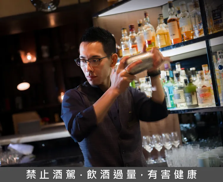 M.O. Bar的風格調酒師Jeff亦發揮巧思，攜手多哈文華東方酒店調酒師Sohan Singh Rathore，精心設計多款印度風味單點調酒。台北文華東方酒店提供